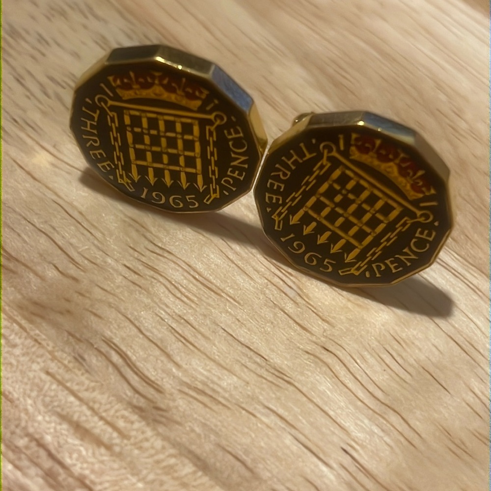 Three pence coin Cufflings 

Made from real 3 pence coins